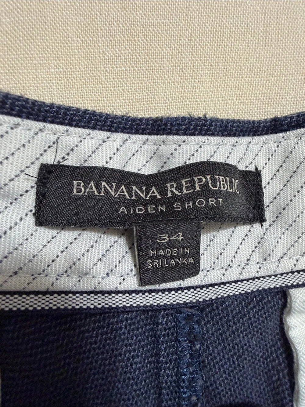 Banana Republic Aiden Short Navy Flat-Front Textured Cotton Shorts, Size 34.
